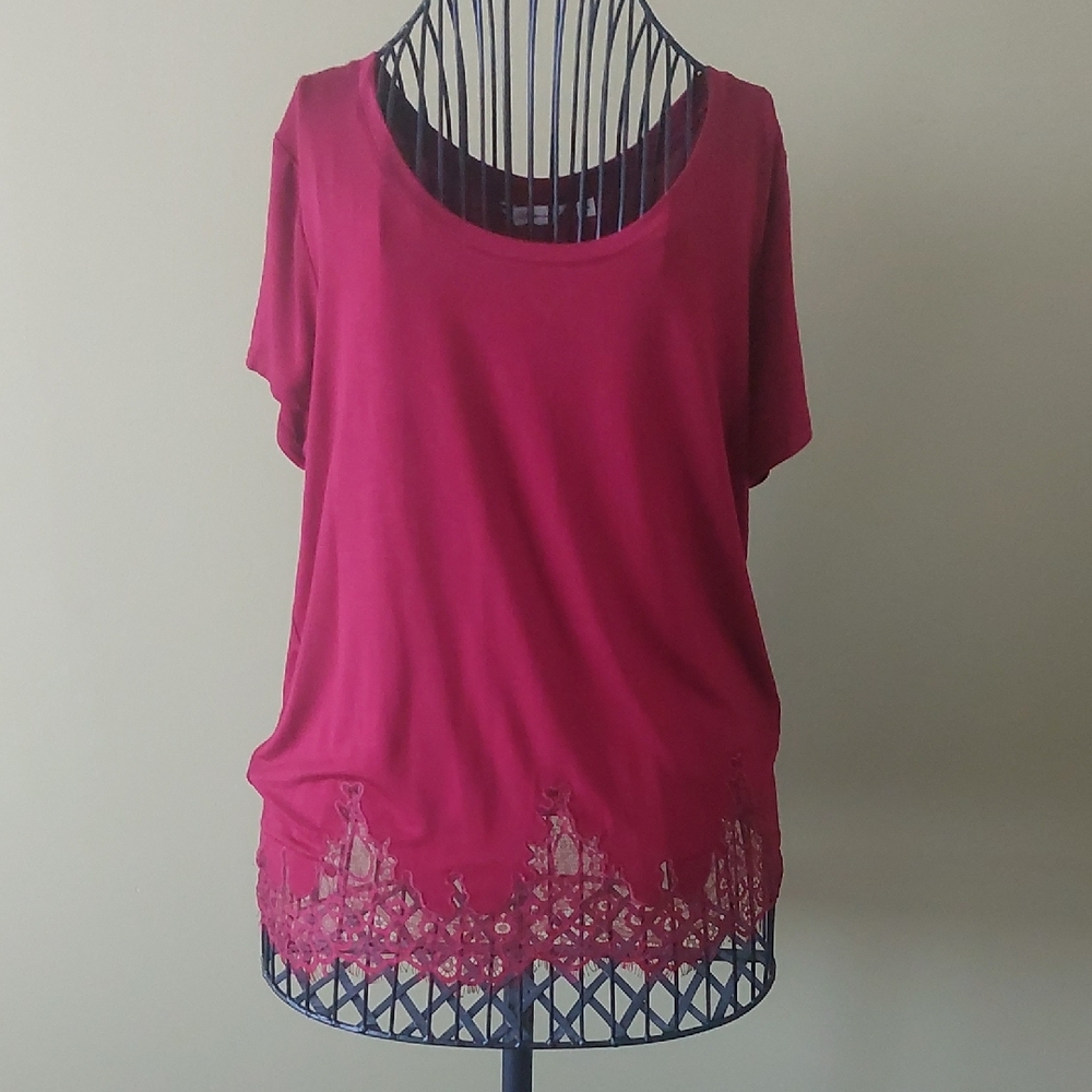 Reitmans Fuchsia Lace Trim Short Sleeve Tee